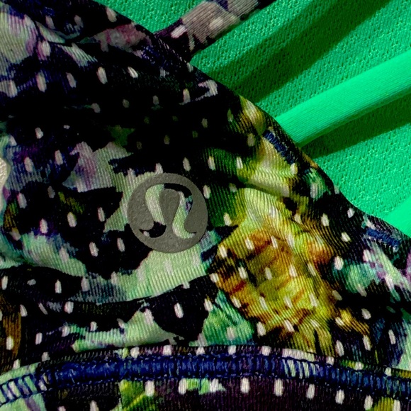 Lululemon Athletica born to be wild sports bra size:4 - Picture 4 of 8